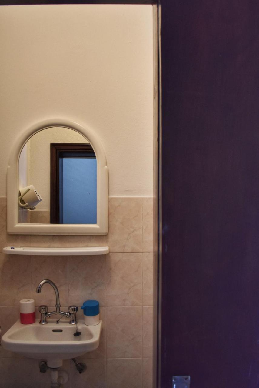 Alisahni Hotel Vari  ภายนอก รูปภาพ