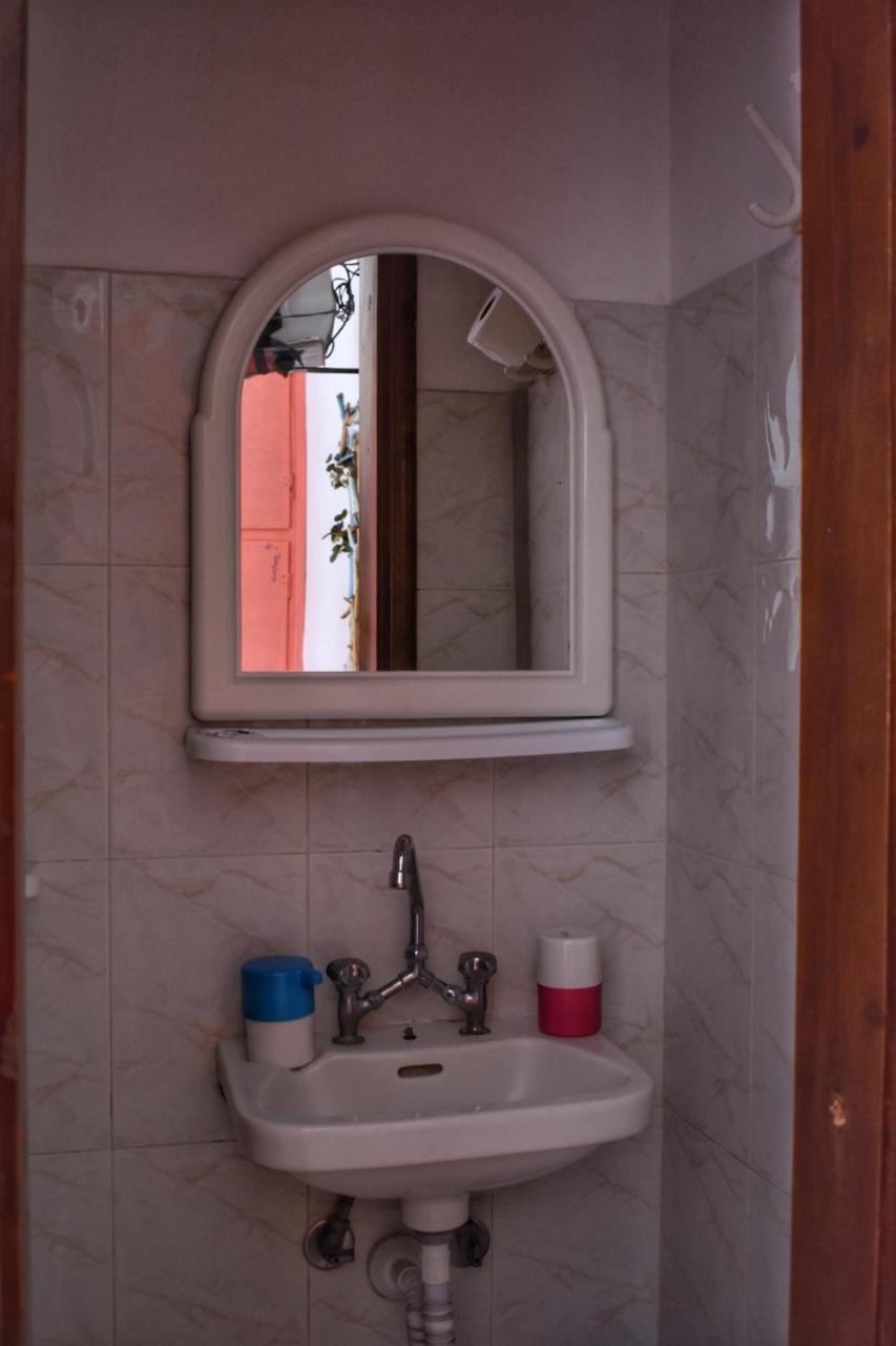 Alisahni Hotel Vari  ภายนอก รูปภาพ