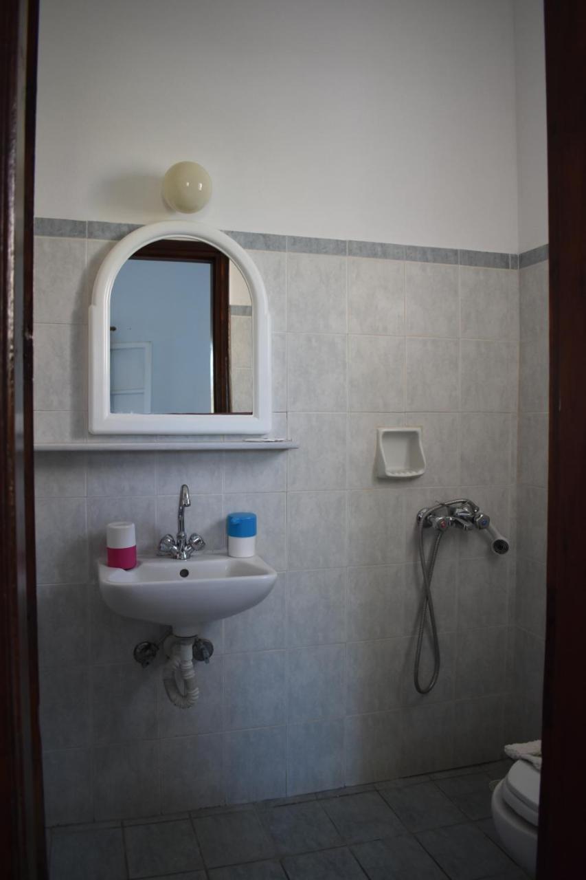 Alisahni Hotel Vari  ภายนอก รูปภาพ
